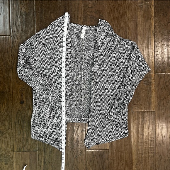 Jolie Cardigan - Picture 7 of 11